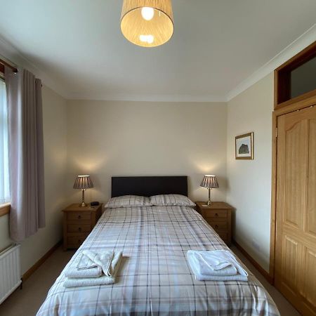 Manor House Bed and Breakfast Stornoway  Buitenkant foto