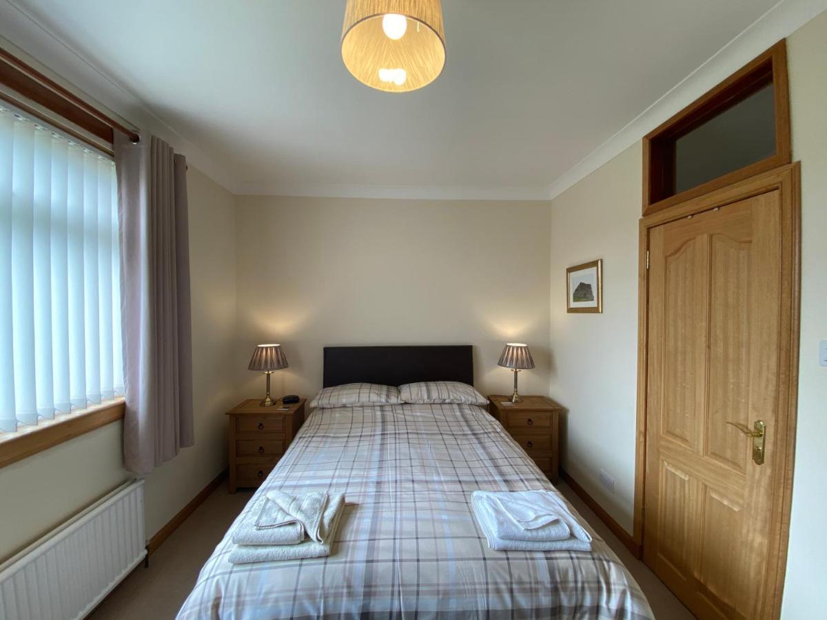 Manor House Bed and Breakfast Stornoway  Buitenkant foto